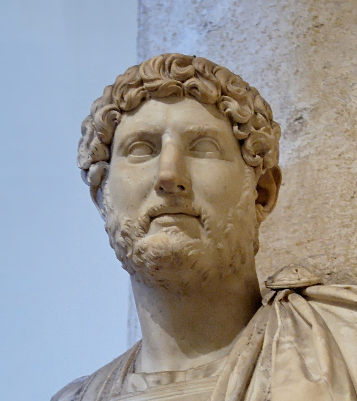 Bust_Hadrian_Musei_Capitolini_MC817_cropped.jpg