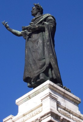 mantua virgili statua.jpg