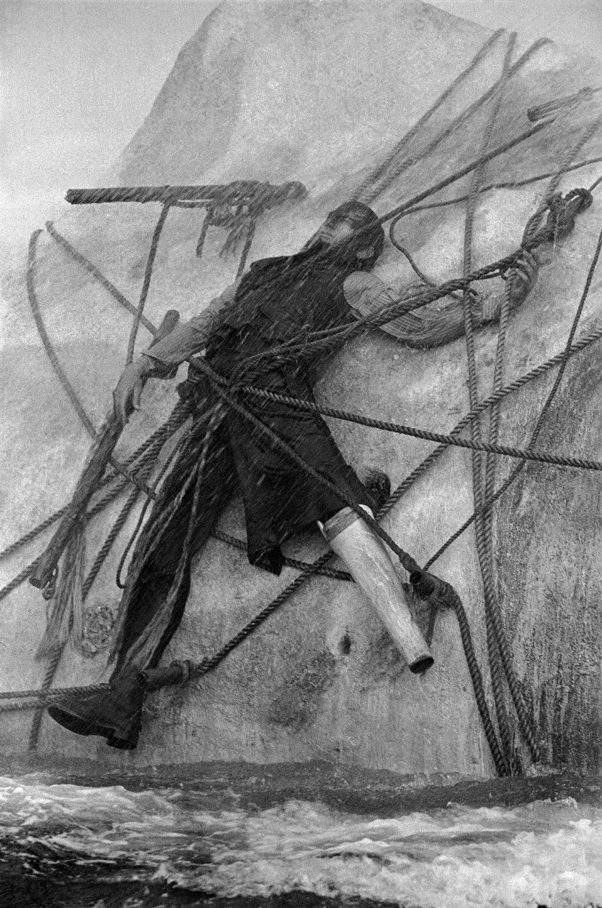 Gregory-Peck-playing-Captain-Ahab-in-John-Huston’s-film-“Moby-Dick”-1954.jpg